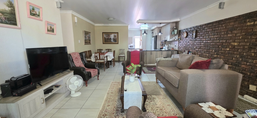 3 Bedroom Property for Sale in Riebeeckstad Free State